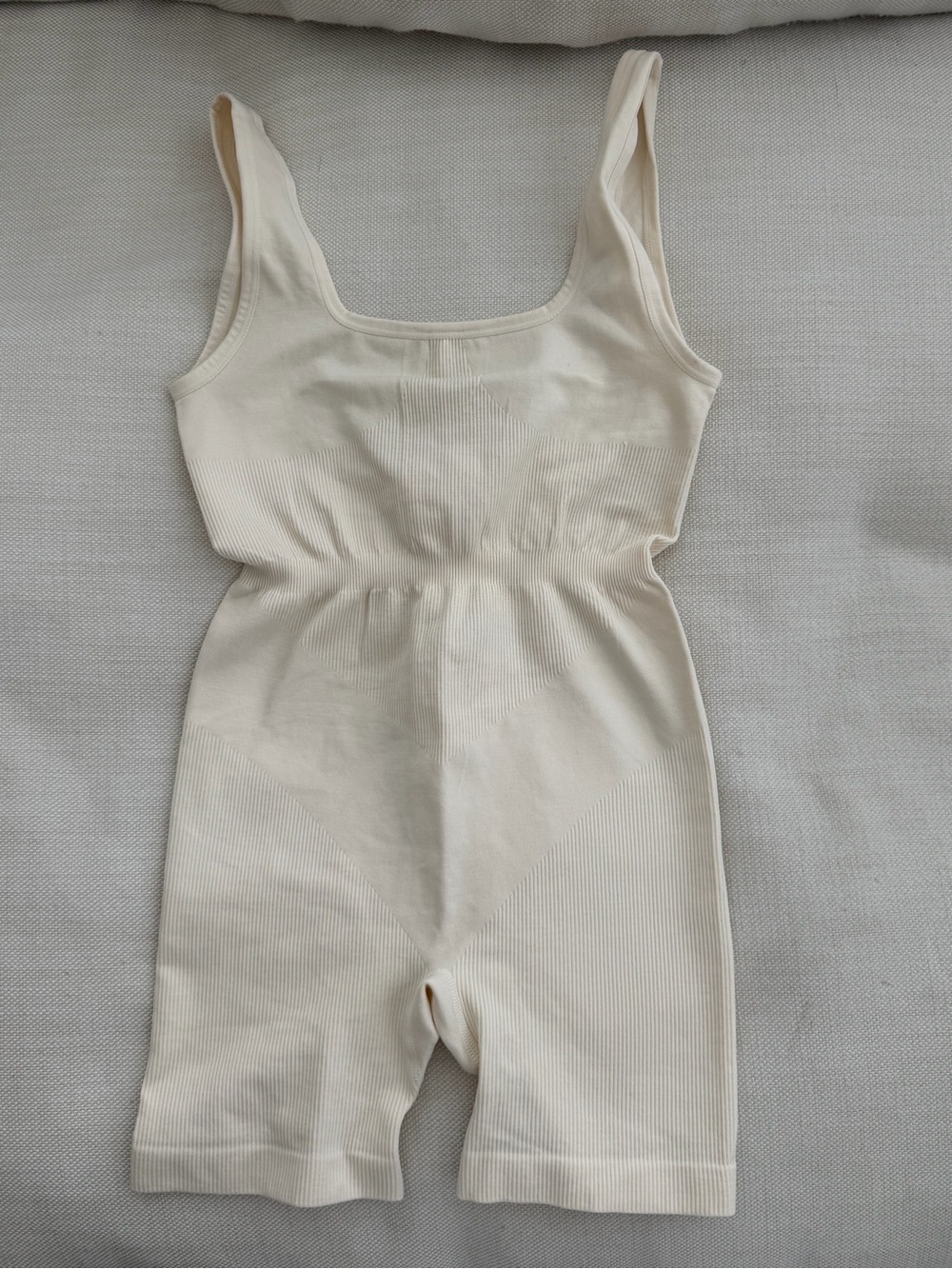 WeWoreWhat Cream Seamless Sculpting Biker Romper XS